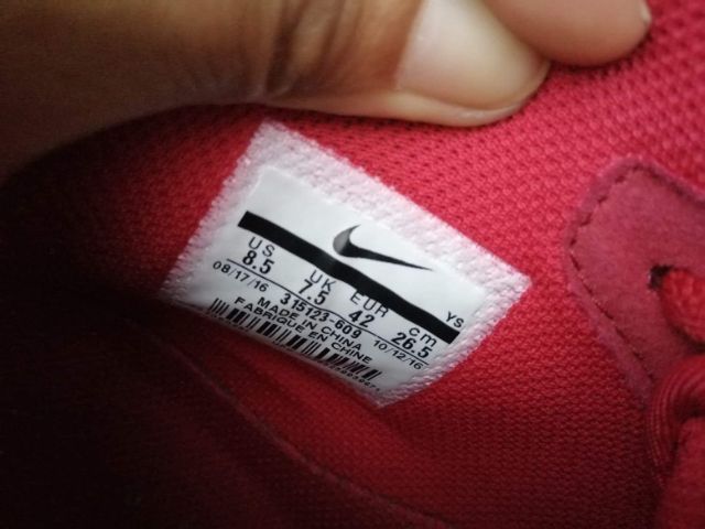 Nike Air Force 1 Mid Gym Red

เบอร์ 8.5 us. 42 Eur. ยาว 26.5 CM.  รูปที่ 16