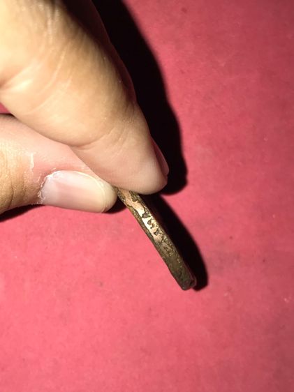 เหรียญกลม หลังยันต์ หูปลิง  มะอะอุ No2.หลวงพ่อไปล่ วัดกำแพง รุ่นแรก ปี 2472 พิมพ์มาฆบูชา เนื้อฝาบาตร สภาพสวยมาก แท้ดูง่าย เก่า เดิมๆ แปลก สร รูปที่ 4