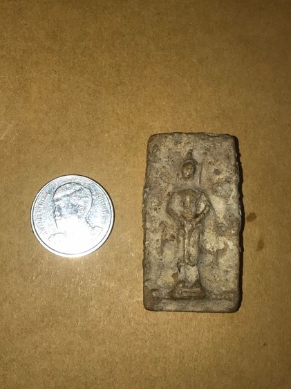 สมเด็จบางขุนพรหม กรุเจดีย์เล็ก พิมพ์ปางประทับยืน พิมพ์ทรง ถูกต้อง มีคราบกรุ ผิวแห้ง มันฉ่ำเป็นบางจุด พระสภาพสวยสมบูรณ์ เก่า แท้ แปลก หายาก   รูปที่ 7