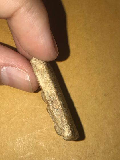 สมเด็จบางขุนพรหม กรุเจดีย์เล็ก พิมพ์สมาธิ พิมพ์ทรง ถูกต้อง มีคราบกรุ ผิวแห้ง มันฉ่ำเป็นบางจุด พระสภาพสวยสมบูรณ์ เก่า แท้ แปลก หายาก  	สมเด็จ รูปที่ 4