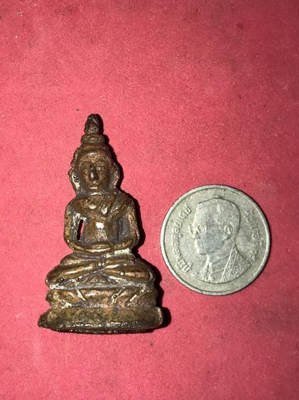 พระชัยวัฒน์ก้นอุดชันนะโรง หลวงปู่บุญ พิมพ์ชลูด เนื้อทองผสม วัดกลางบางแก้ว จ.นครปฐม พระถูกพิมพ์ พระหนา ล้ำ มีรอยแต่งตะไบข้าง ผิวมะระ แห้ง กระ รูปที่ 3