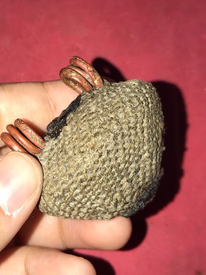 เบี้ยแก้ หลวงปู่เพิ่ม วัดกลางบางแก้ว ถักเชือกปอ อุดชันโรง 2 จุด หูทองแดงทุบ ข้างละ 3 หู สีน้ำตาล ขนาดใหญ่ มีน้ำหนัก ปรอทไม่ตาย มีความเป็นธรร รูปที่ 6