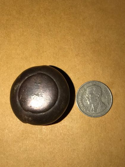 บาตร หล่อโบราณ เนื้อสำริด ขนาดกลาง มีน้ำหนัก ผิวสองสี เนื้อแห้งเหี่ยว มีความเป็นธรรมชาติ ไม่รู้ที่       พทุธคุณ บาตรมีแล้วจะเพิ่มความอุดมสม รูปที่ 7