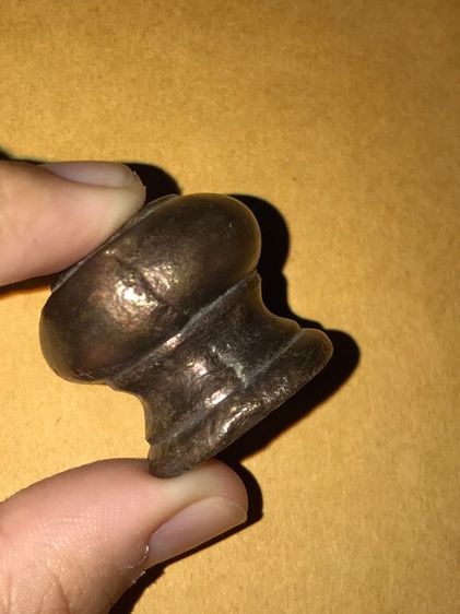 บาตร หล่อโบราณ เนื้อสำริด ขนาดกลาง มีน้ำหนัก ผิวสองสี เนื้อแห้งเหี่ยว มีความเป็นธรรมชาติ ไม่รู้ที่       พทุธคุณ บาตรมีแล้วจะเพิ่มความอุดมสม รูปที่ 10