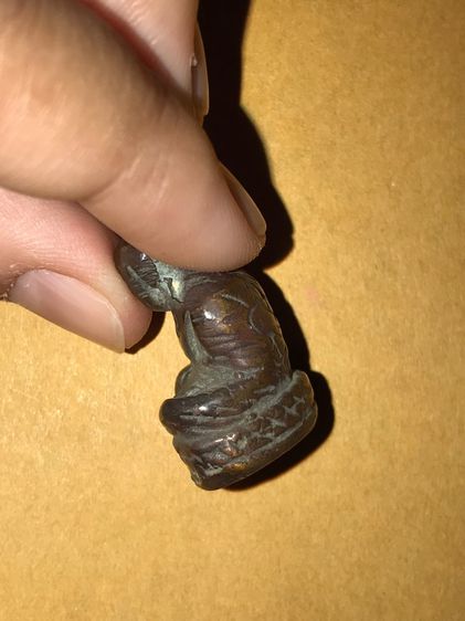 รูปหล่อโบราณ หลวงปู่ทิม อิสริโก วัดละหารไร่ จ.ระยอง รุ่นแรกๆ ด้านหลังมียันต์ห้า เนื้อออกสำริด เนื้อเหยี่ยว ย่น ตะไบหยาบ พิมพ์คมชัด ตำหนืครบ  รูปที่ 6