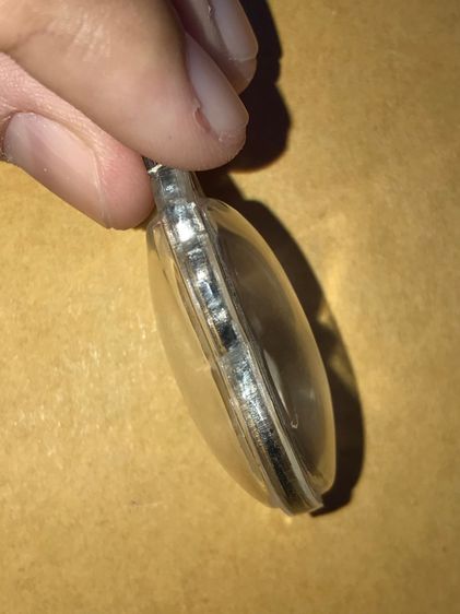 เหรียญเสมาหัวโต หลวงปู่ทวด ปี 2505 ออกวัดมหาธาตุ กทม. เนื้อทองแดง เดิมๆแห้งๆ พื้นผิวเหรียญ ด้านหน้า หลังจะมีเสี้ยนสายฝน เป็นเส้นในแนวดิ่งหลา รูปที่ 10