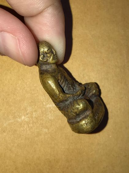 รูปหล่อโบราณ รุ่นแรก หลวงพ่อกัน วัดเขาแก้ว นครสวรรค์ สร้างประมาณ ปี ๒๔xx กว้าง 2 ซม. x สูง 3.5 ซม. จำนวนการสร้างไม่มากนานๆได้พบ สร้างน้อย หา รูปที่ 3