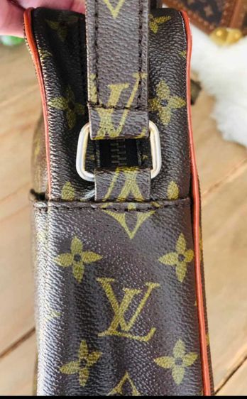 กระเป๋าLouis Vuitton Vintage Rare Item แท้  สะพายข้าง เท่ห์ๆ รูปที่ 8