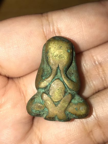 พระปิดตา หลวงปู่นาค วัดห้วยจระเข้ พิมพ์พุงป่อง เนื้อทองผสม มีอักขระยันต์ข้างองค์พระ คมชัด สภาพใช้ เก่า เดิมๆ แท้ หายากมากๆ        พระปิดตาหล รูปที่ 6