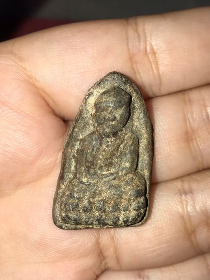 หลวงปู่ทวด เนื้อว่าน พิมพ์ต้อบัวเฉียง ปี 2497 มีมวลสาร คราบว่าน พระแห้ง ผิวเดิม สภาพพระสวยสมบูรณ์ เก่า แท้ หายาก รูปที่ 7