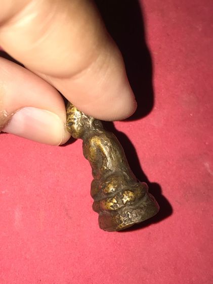 หล่อโบราณ พระชัยวัฒน์  เนื้อทองผสม เก่า  แห้ง พรุน ผิวเกล็ดกระดี่ มีน้ำหนัก เดิมๆ เก่า แท้ แปลก หายาก ไม่รู้ที่ พระชัยวัฒน์ ขนาดกำลังสวย เป็ รูปที่ 4