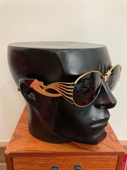 ลายขามันจี้ดดีจริงๆกับแว่นตากันแดดโบราณทรงมันๆมาสภาพเก่าเก็บ new old stock vintage sunglasses viva 4030 made in italy 1980’s รูปที่ 1