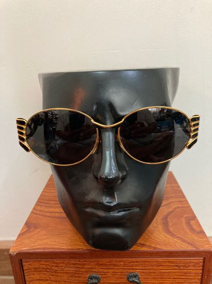 ลายขามันจี้ดดีจริงๆกับแว่นตากันแดดโบราณทรงมันๆมาสภาพเก่าเก็บ new old stock vintage sunglasses viva 4030 made in italy 1980’s รูปที่ 3