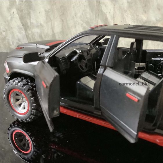 โมเดลรถเหล็กกระบะ Dodge RAM TRX 4x4 ขนาด 1 ต่อ 32 โมเดลรถคอลเลกชัน รถกระบะ OFF Road Diecast model car ของสะสม มีไฟ มีเสียง. รูปที่ 7