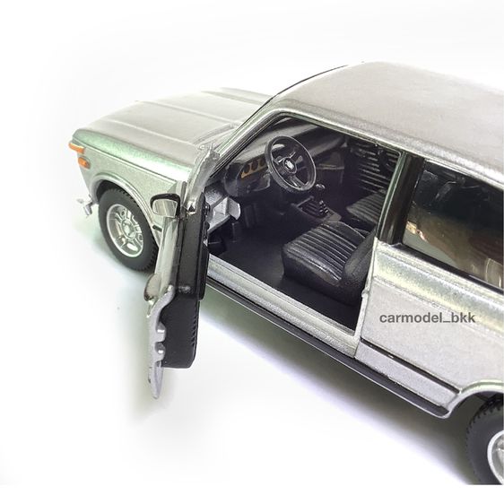 โมเดลรถเหล็ก BMW 2002 tii - Silver ขนาด 1 ต่อ 32 โมเดลรถคอลเลกชัน รถคลาสสิค Diecast model car ของสะสม Car Model BKK รูปที่ 4
