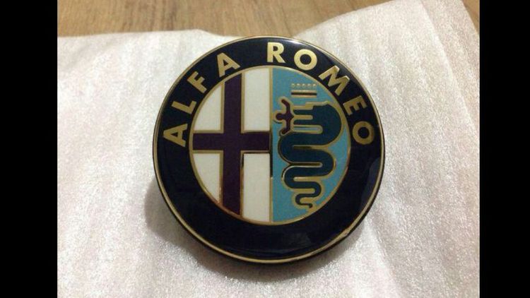 แผงประตูหลังขวา ALFA 156 และ โลโก้ฝาท้าย ALFA ROMEO 156 แท้ สภาพสวย กับ โลโก้ Alfa romeo ประมูลยะฮูมาเป็นของใหม่ รูปที่ 4