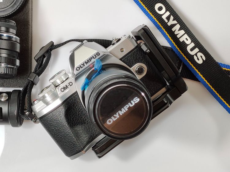กริปเหล็ก กันกระแทกกล้อง เสริมความหล่อ For Olympus OM-D E-M10 Mark III 