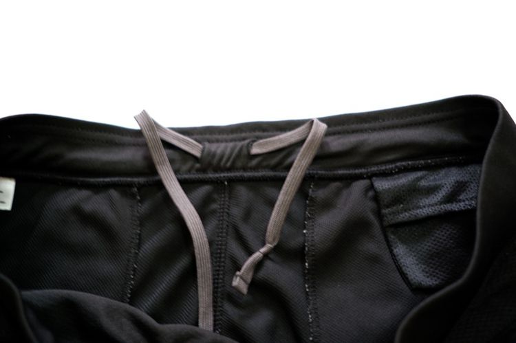 กางเกงขาสั้น uniqlo ผ้าตาข่าย นิ่มๆ จั๊มเอว มีเชือกรูด (สีดำ) รูปที่ 7