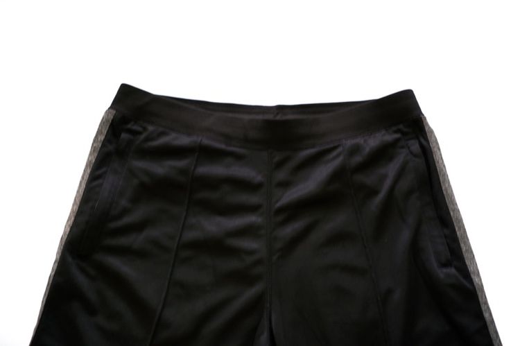 กางเกงขาสั้น uniqlo ผ้าตาข่าย นิ่มๆ จั๊มเอว มีเชือกรูด (สีดำ) รูปที่ 3