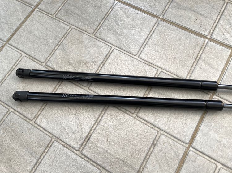 โช๊คฝากระโปรงหน้า Harrier Hybrid Premium UX60 รุ่นปี 2014 และ โลโก้กระจังหน้า ของใหม่ รูปที่ 4