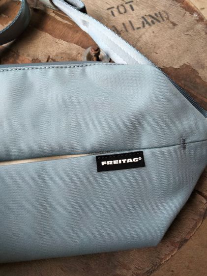 กระเป๋าสะพายผ้า Freitag รุ่น Phelps มือ1 สีเทาอ่อน รูปที่ 4