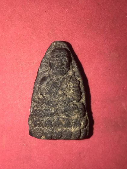 หลวงพ่อทวด เนื้อว่าน พิมพ์ใหญ่ ปี 2524 วัดช้างให้ จ.ปัตตานี พระองค์นี้เนื้อว่านไขว่าน เศษผงตะไบ จมูกโด่งเฟี้ยว สภาพสวยสมบูรณ์มาก มีคราบน้ำว่