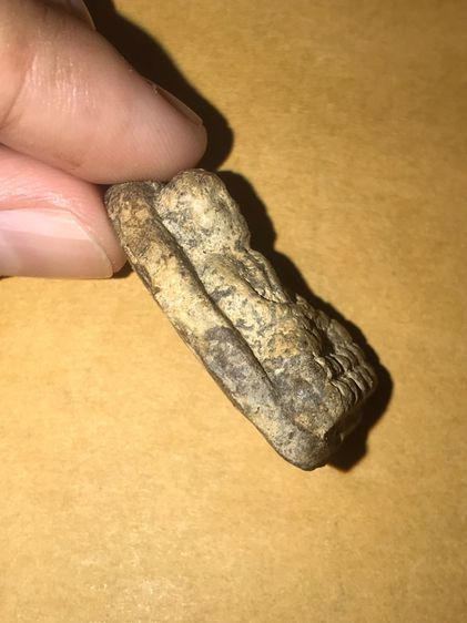 หลวงปู่ทวด วัดช้างไห้ เนื้อว่าน รุ่นแรก ปี2497 พิมพ์ใหญ่ พิมพ์ทรง ตำหนิพิมพ์ คม ลึก เนื้อหามวลสาร คราบไขว่าน ผิวพรรณเป็นธรรมชาติดั้งเดิม มวล รูปที่ 3