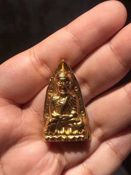 หลวงปู่ทวด หลังเตารีด รุ่นมงคล 5 นิด้า อ.นอง วัดทรายขาว ปี41 นื้อทองฐานพระ ตอก 4 โค๊ต หลังอาจารย์นอง ผิวเดิม สภาพสวยเดิมสุดๆ คราบเบ้าเดิมๆ ร รูปที่ 10