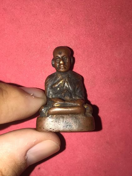 รูปหล่อโบราณ หลวงพ่อจาค วัดบางกระเบา รุ่นแรก ปี 2484 เนื้อโลหะผสม ใต้ฐานตอกสวัสดิ์ ผ่องสกุล ผู้ทำ ผิวเดิม คราบเบ้า น้ำทอง สวย สมบูรณ์ สวยเดิ