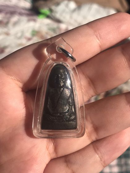 เหรียญปั๊ม หลวงพ่อเล๊ะ วัดอาเหร รัฐกลันตัน มาเลเซีย รุ่นแรก นิยมบล็อควงเดือน เนื้อโลหะ ผิวเดิมๆ เก่าแท้ แปลก หายาก พร้อมเลี่ยมพลาสติก   หลวง รูปที่ 11