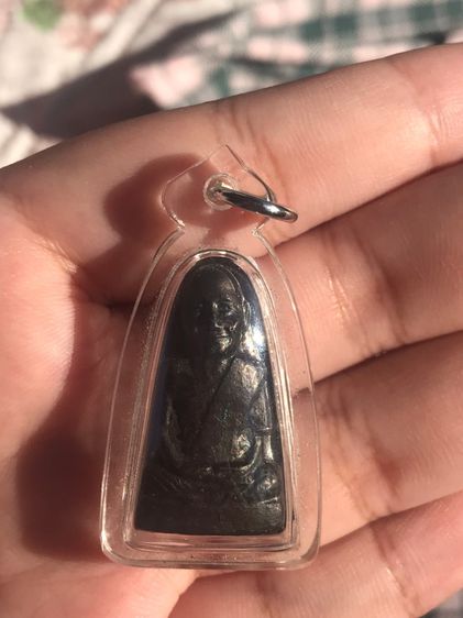 เหรียญปั๊ม หลวงพ่อเล๊ะ วัดอาเหร รัฐกลันตัน มาเลเซีย รุ่นแรก นิยมบล็อควงเดือน เนื้อโลหะ ผิวเดิมๆ เก่าแท้ แปลก หายาก พร้อมเลี่ยมพลาสติก   หลวง รูปที่ 8