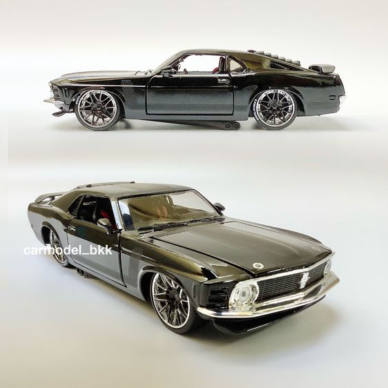 โมเดลรถเหล็ก Ford Mustang Boss 302 Black with Matt Black Stripes Classic Muscle แบรนด์ Maisto ขนาด 1 ต่อ 24 Muscle Car โมเดลรถฟอร์ด มัสแตง รูปที่ 2