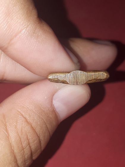 หล่อโบราณรูปเหมือน หลังยันต์ หูขวาง เนื้อทองผสม ไม่ทราบที่ เก่าๆ แท้ แปลก หายาก รูปที่ 5