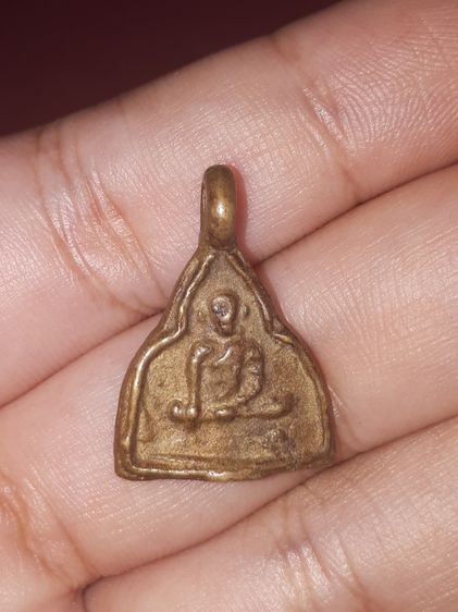 หล่อโบราณรูปเหมือน หลังยันต์ หูขวาง เนื้อทองผสม ไม่ทราบที่ เก่าๆ แท้ แปลก หายาก รูปที่ 7
