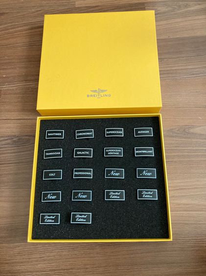 ขายป้ายติดแท่นโชว์นาฬิกานักบินแบรน Breitling ทุกรุ่น Clock display stand sign Breitling Watch box  รูปที่ 1