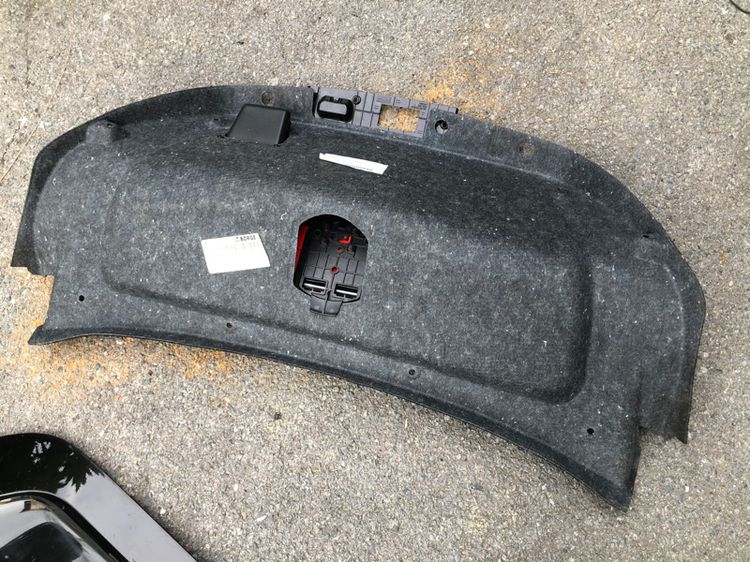 แผงพรมฝาท้าย CLK W209 สภาพดี เหมือนใหม่ รูปที่ 2