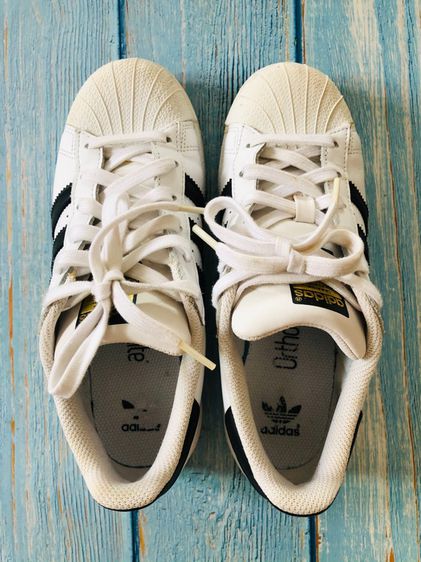 รองเท้าหนังหุ้มส้น Adidas  Superstar ผูกเชือก สีขาวคาดดำ รูปที่ 2