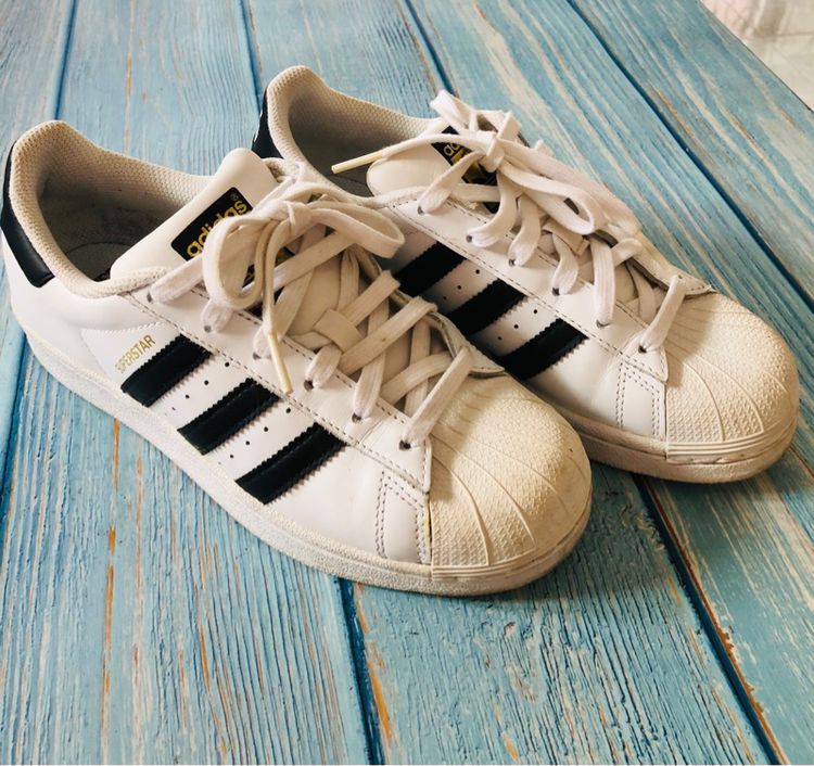 รองเท้าหนังหุ้มส้น Adidas  Superstar ผูกเชือก สีขาวคาดดำ รูปที่ 4