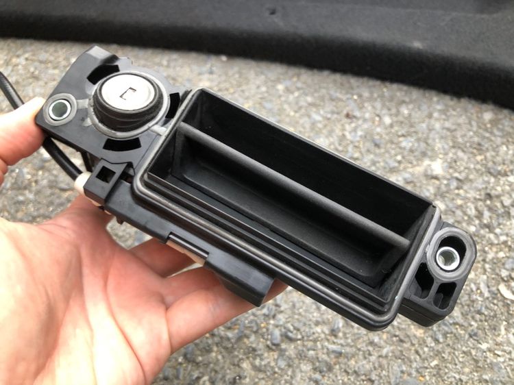 มือเปิด และ ตัวล็อค ฝาท้าย W203 W209 W211 R171  SLK A2037500693 และ A1717500085