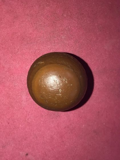 คตหิน รูปทรงลักษณะคล้ายดวงตา ตรงกลางกลมนูนเหมือนแก้วตา กลมเรียบ เนียนมือ แข็งเป็นหิน ผิวมัน ผิวออกสองสี สีน้ำตาลเข้ม ขนาดกำลังดี มีน้ำหนัก เ รูปที่ 9