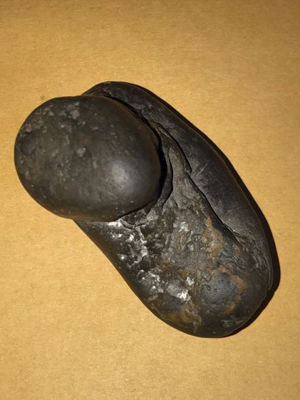 หินแปลก รูปเหมือนรองเท้าบูท ทรงสวยมาก ขนาดประมาณ 3 นิ้ว ผิวเรียบ มัน มีคราบเกาะติดแน่น มีน้ำหนัก เป็นธรรมชาติ จะมีลักษณะเนื้อละเอียด เก่า แท รูปที่ 10