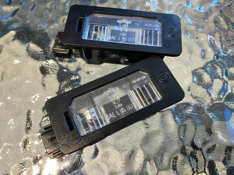  ไฟส่องป้าย E60 E90 E39 E46 E70 E82 สภาพดี มือสอง ไฟกันชนหลัง E70 X5 รูปที่ 2