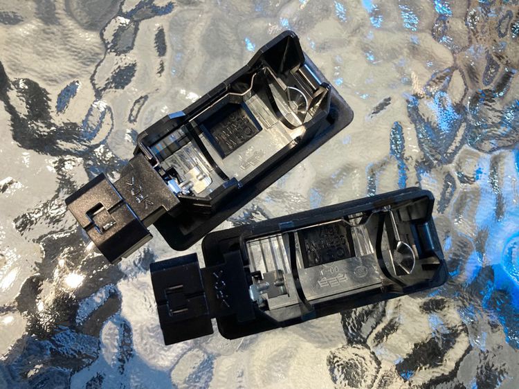  ไฟส่องป้าย E60 E90 E39 E46 E70 E82 สภาพดี มือสอง ไฟกันชนหลัง E70 X5 รูปที่ 3