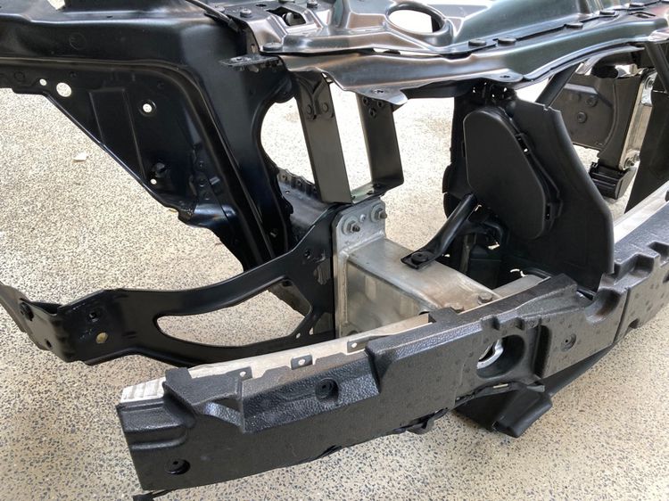 ชุดหน้าตัด BMW E60 สภาพดี กันชน คานหน้าสีเดิมทั้งหมด รูปที่ 6