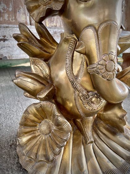 พระพิฆเนศในกอบัว Ganesh with lotus brass statue รูปที่ 3