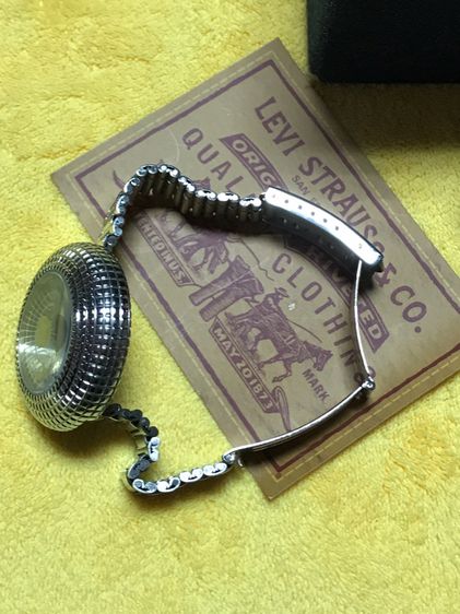 นาฬิกาหญิง LEVISสภาพสวยพร้อมกล่องสายต่อยาว รูปที่ 5