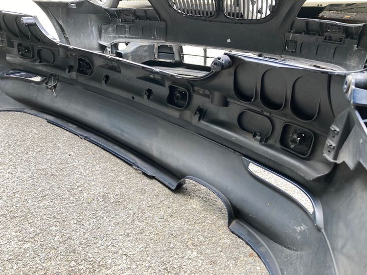 กันชน BMW E60 520i 525i 520d PreLCi ปี2004-2007 มือสอง กันชน สเกิร์ตข้าง พร้อมอุปกรณ์ ตระแกรง ช่องลม กระจังหน้า รูปที่ 15