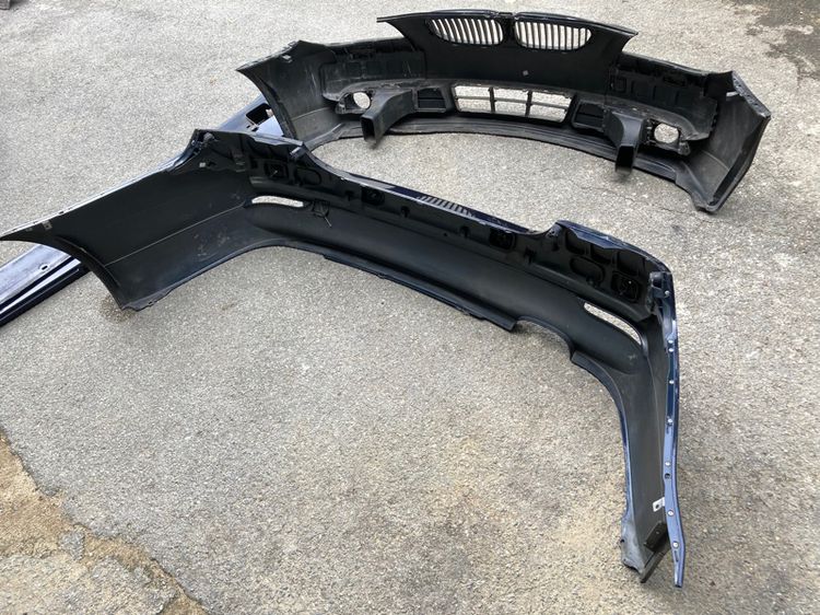 กันชน BMW E60 520i 525i 520d PreLCi ปี2004-2007 มือสอง กันชน สเกิร์ตข้าง พร้อมอุปกรณ์ ตระแกรง ช่องลม กระจังหน้า รูปที่ 16