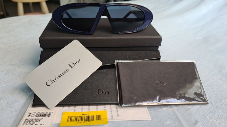 ขายถูก แว่นกันแดด Christain Dior Oblique Blue มือ 1 แท้ ขาย 8000 จาก 16000 บาท