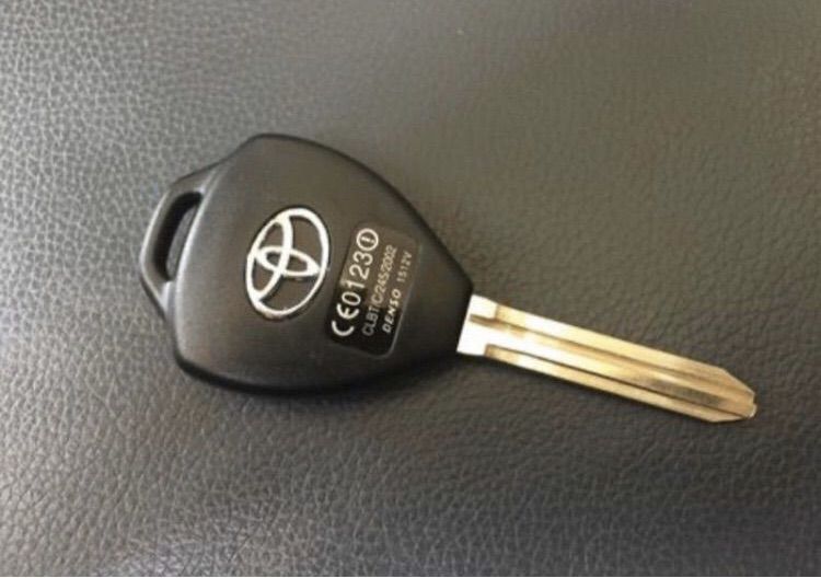 กรอบกุญแจ รีโมท TOYOTA 2 ปุ่ม 3 ปุ่ม 4 ปุ่ม ประตู Slide รถตู้ Corolla Altis Camry Vios Yaris Vigo Fortuner Toyota Alphard Estima Noah Voxy รูปที่ 10